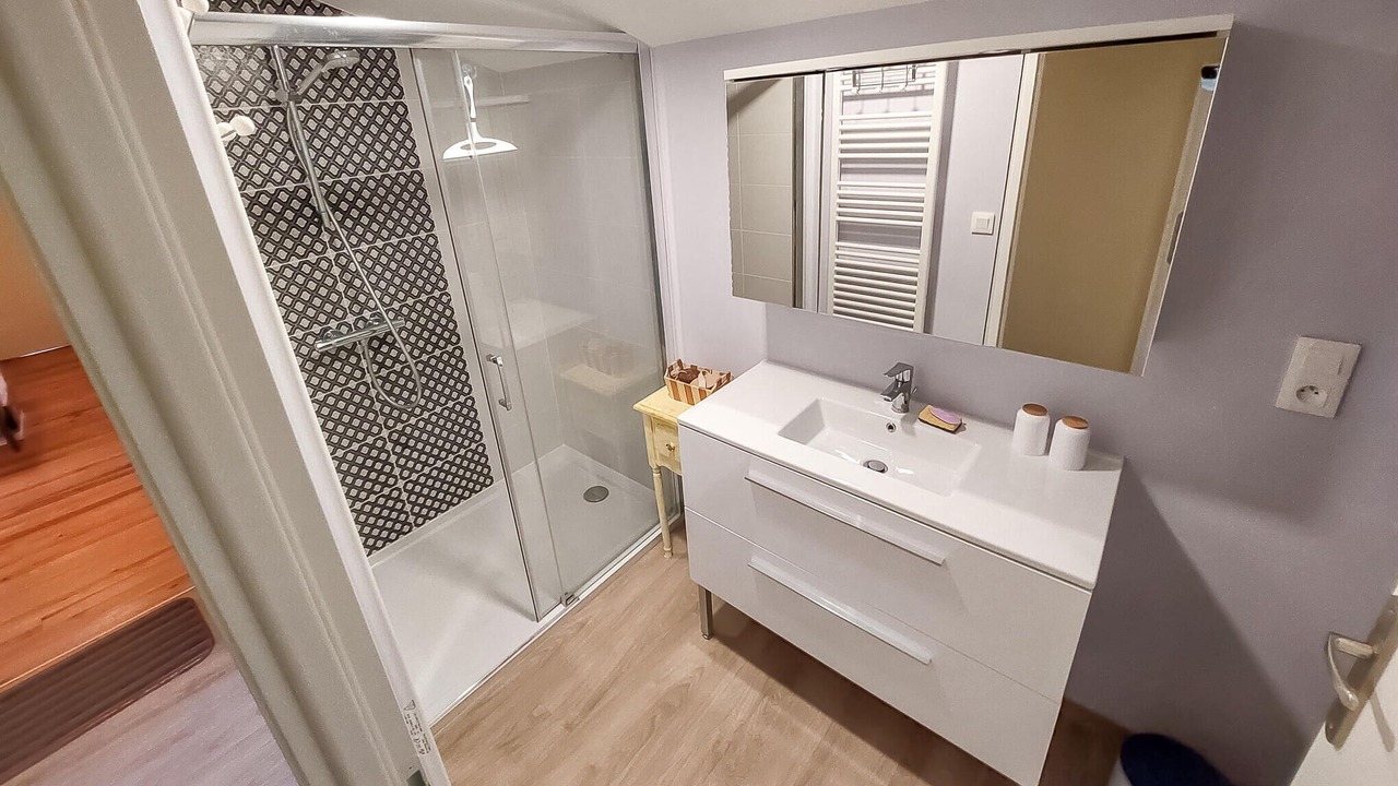 Photo of Bathroom in Taize-Aizie