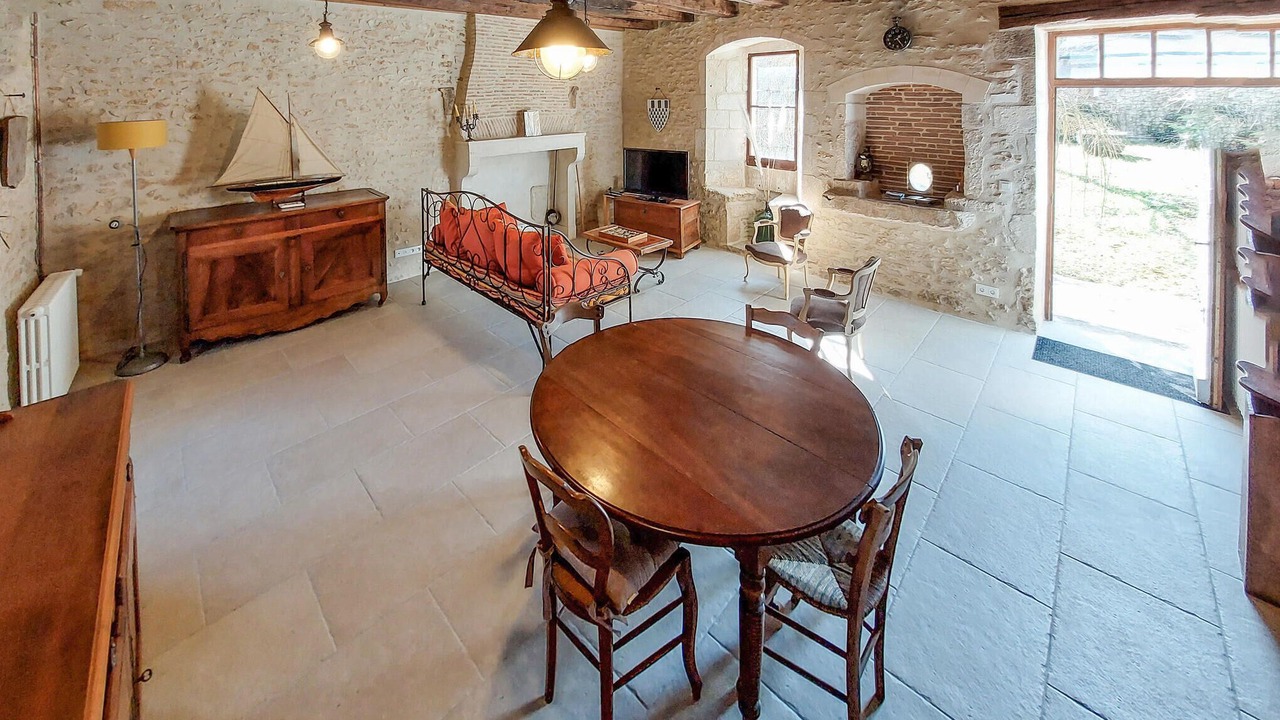 Photo of Bedroom in Taize-Aizie
