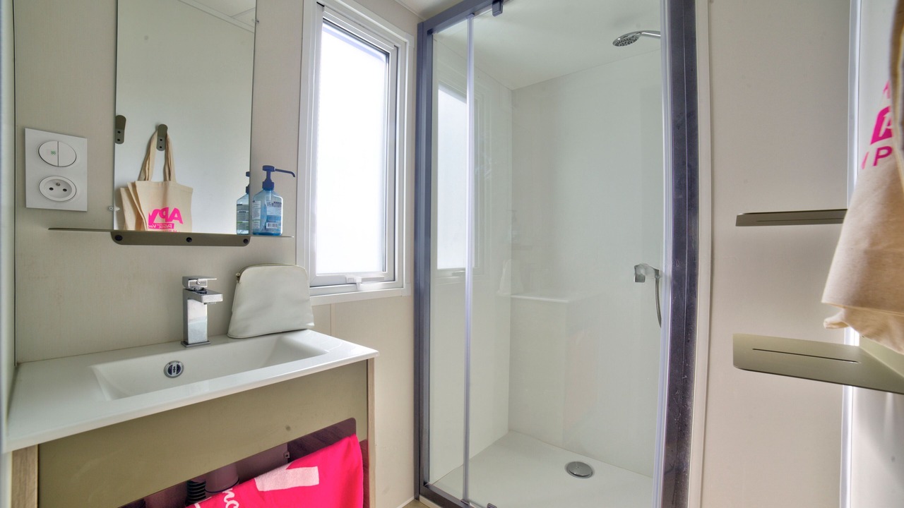 Photo of Bathroom in Domino