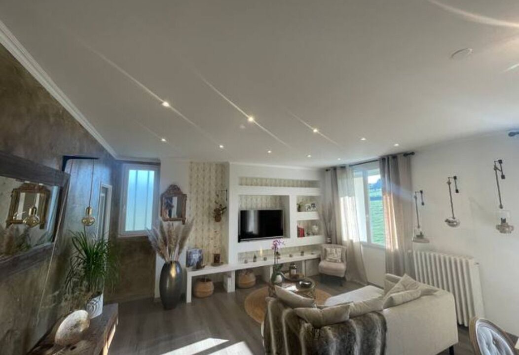 Photo of Livingroom in Cosnac