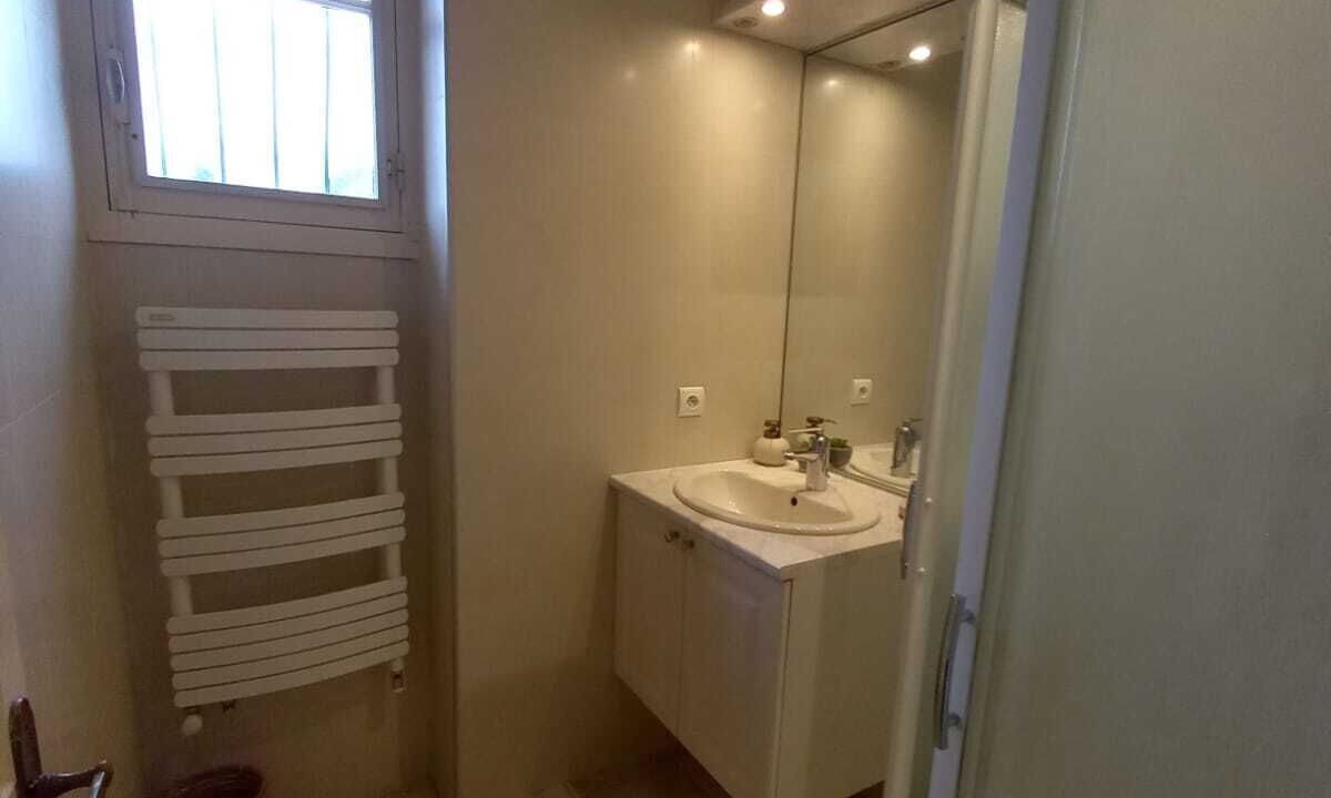 Photo of Bathroom in Allassac