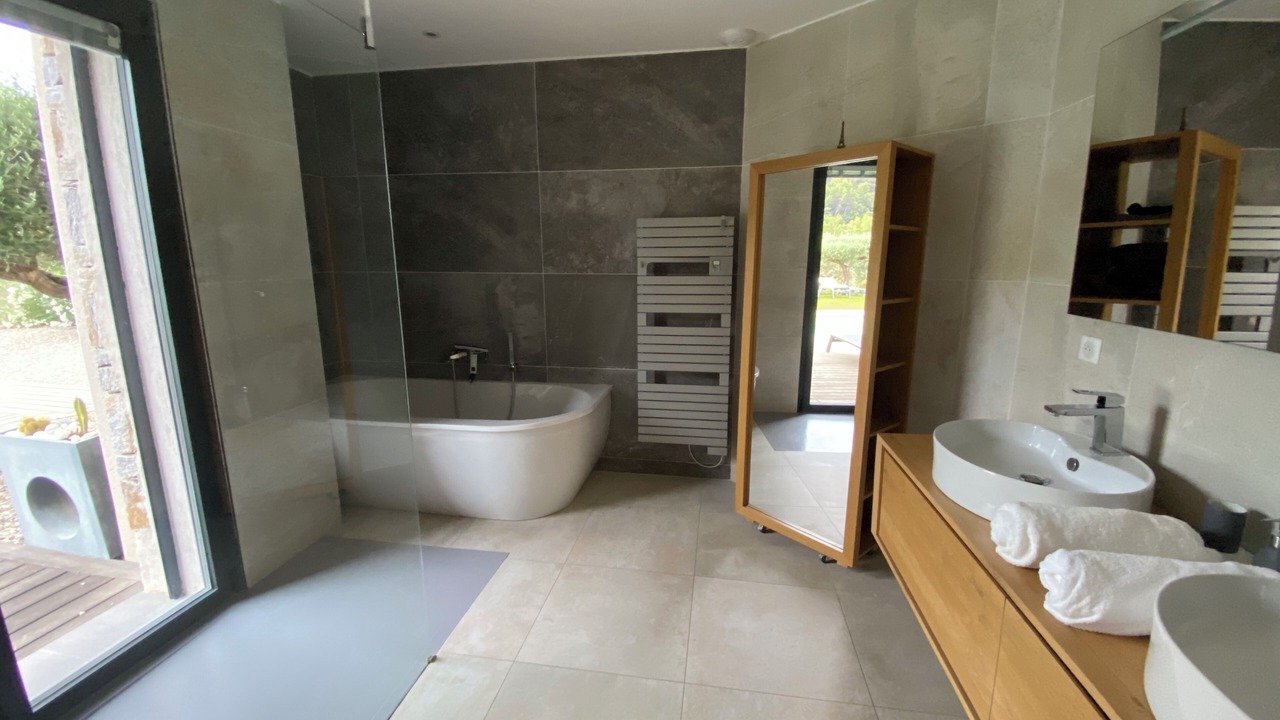 Photo of Bathroom in Sollies-Toucas