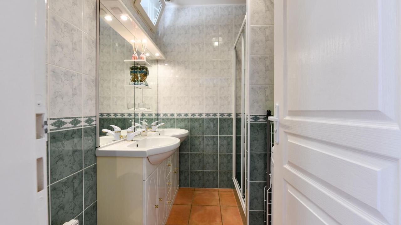 Photo of Bathroom in Miossens-Lanusse