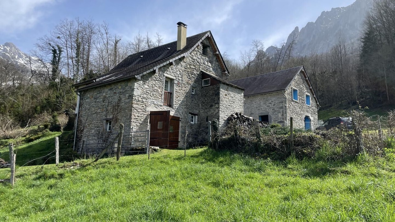 Photo of Outdoor in Accous