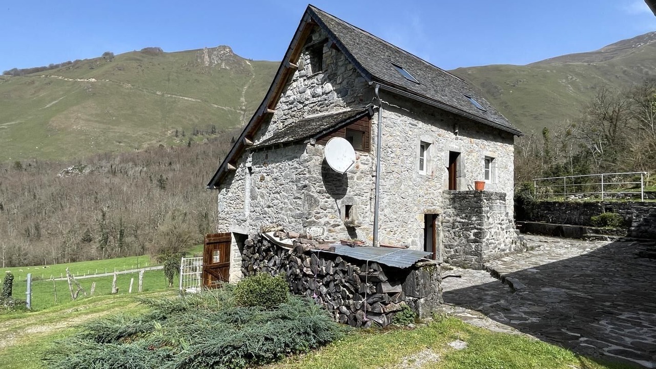 Photo of Outdoor in Accous