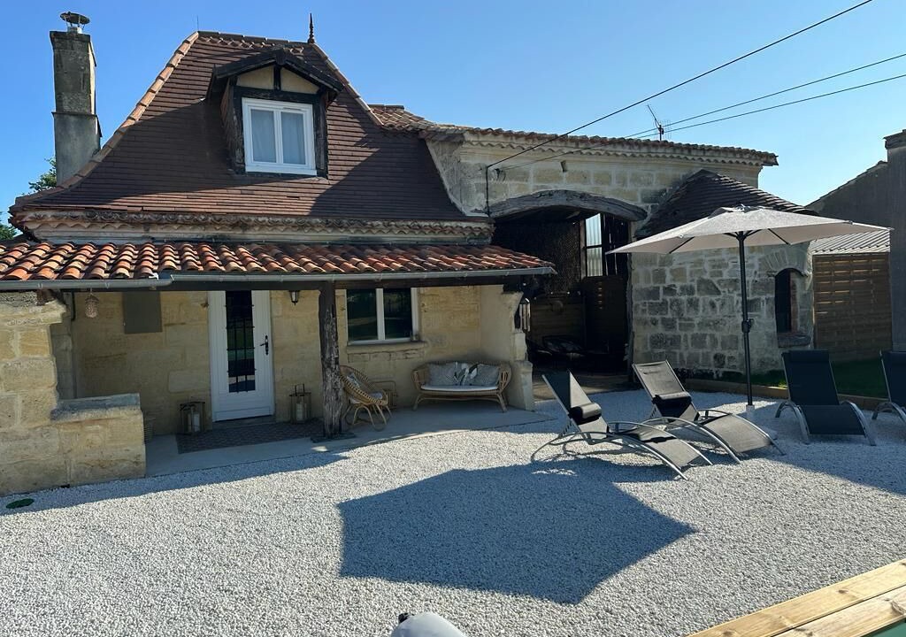 Photo of Patio Balcony in Saint-Seurin-sur-l'Isle