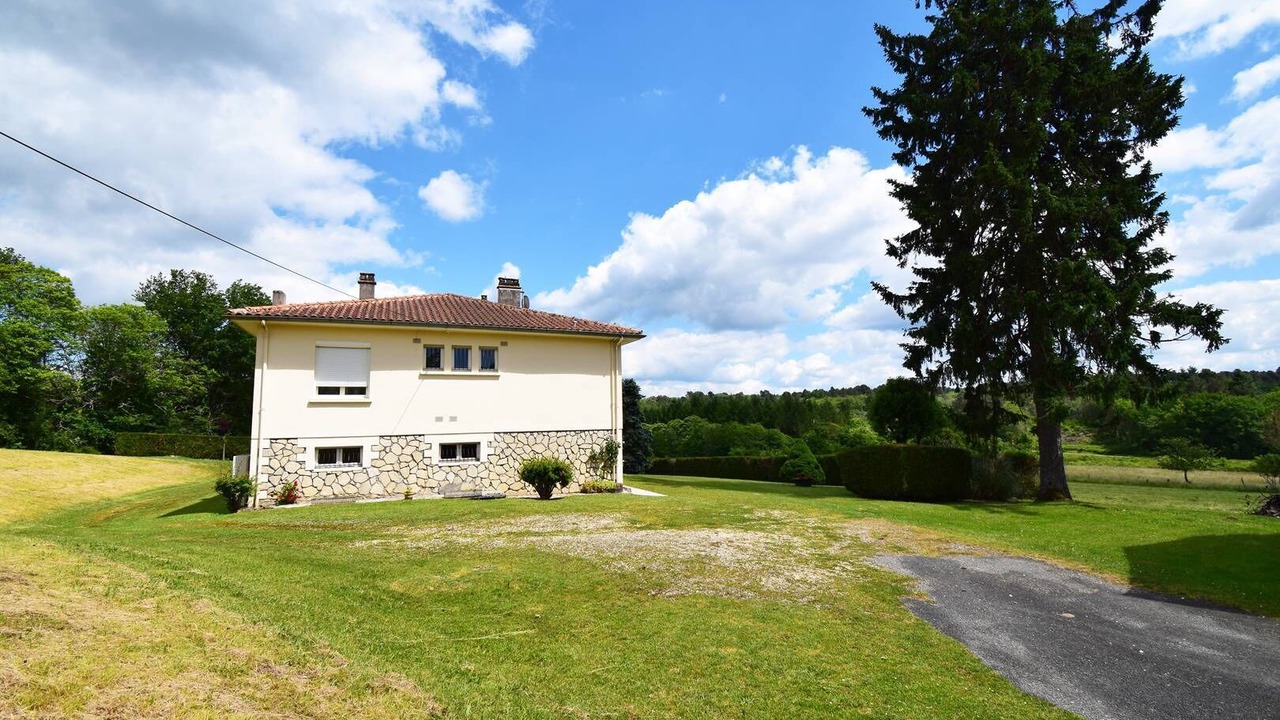 Photo of Outdoor in Blanquefort-sur-Briolance