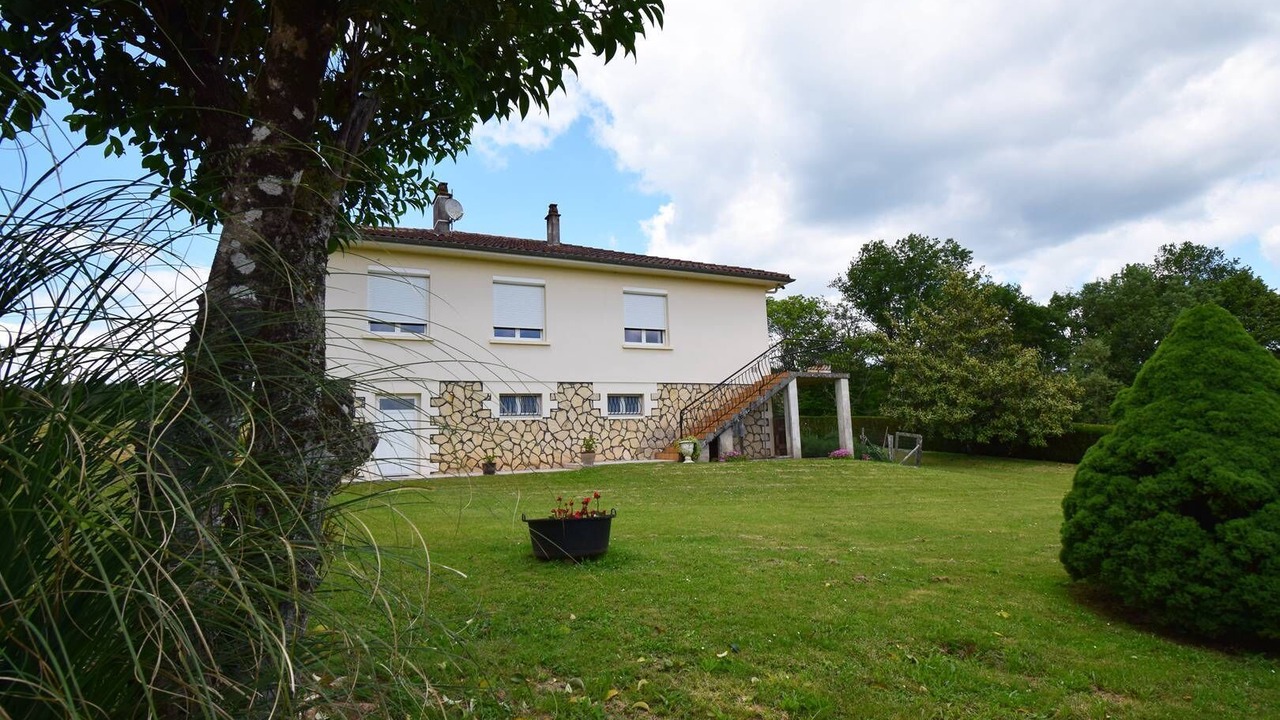 Photo of Outdoor in Blanquefort-sur-Briolance