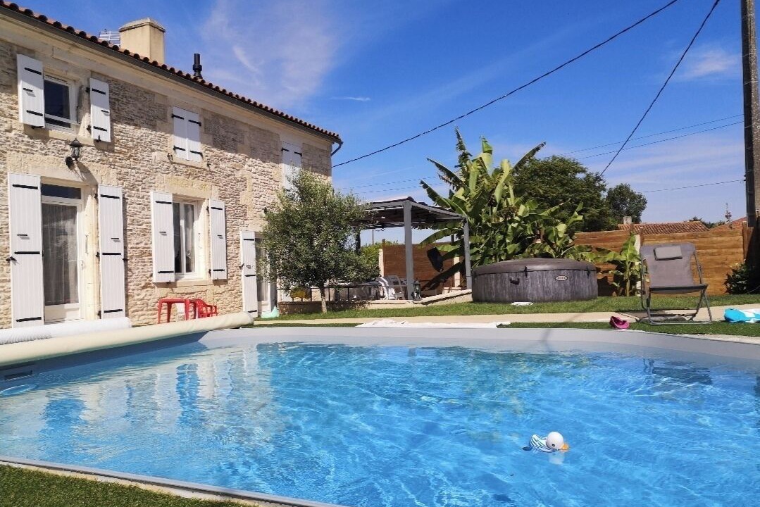 Photo of Outdoor in Saint-Coutant-le-Grand