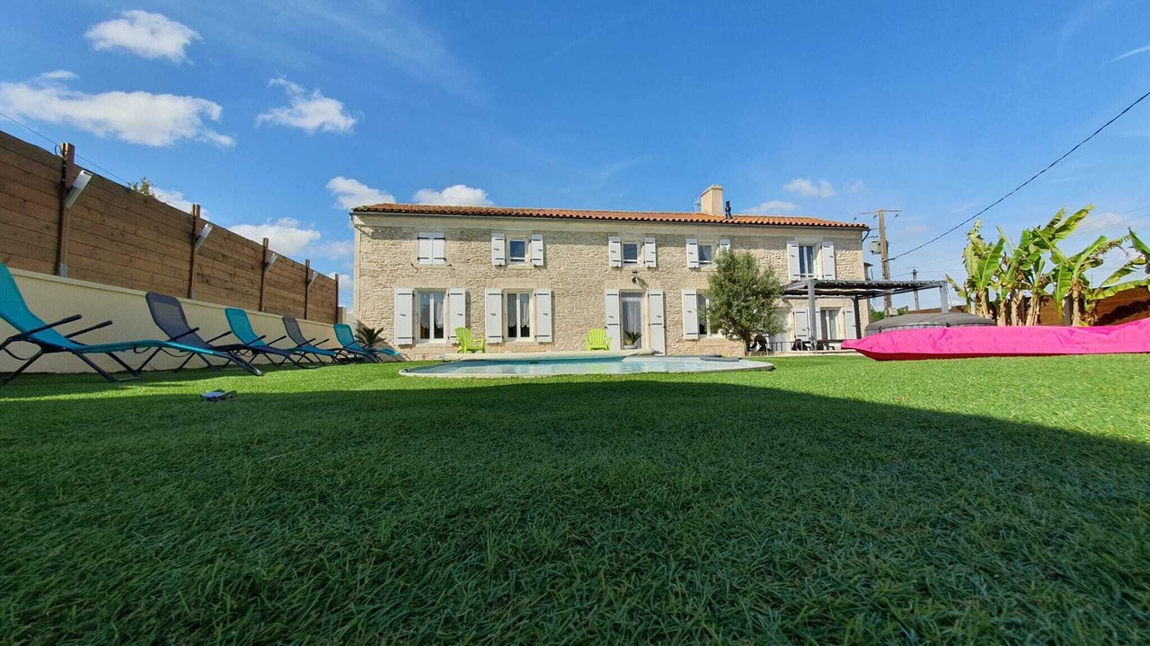 Photo of Outdoor in Saint-Coutant-le-Grand