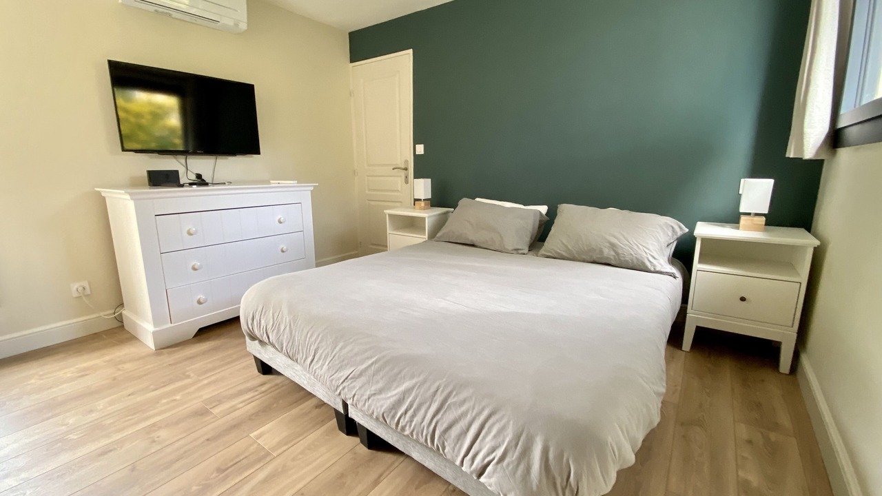Photo of Bedroom in Les Baux-de-Provence