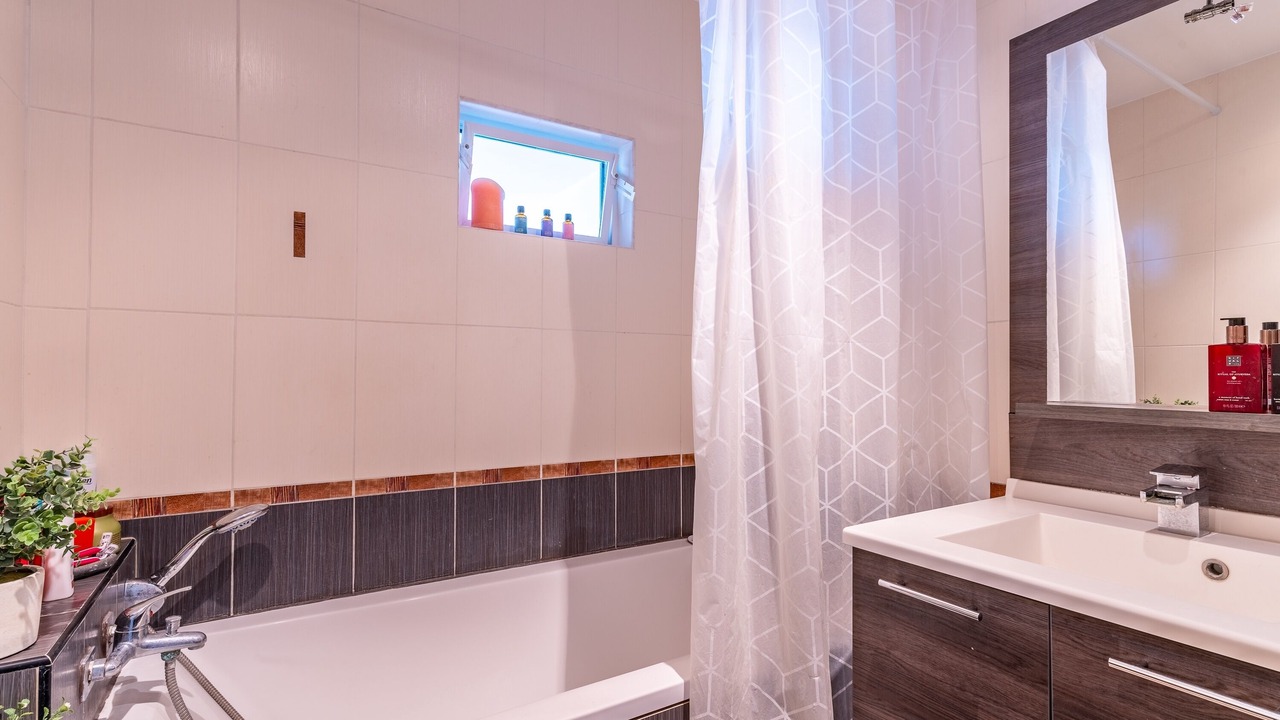Photo of Bathroom in Cenon