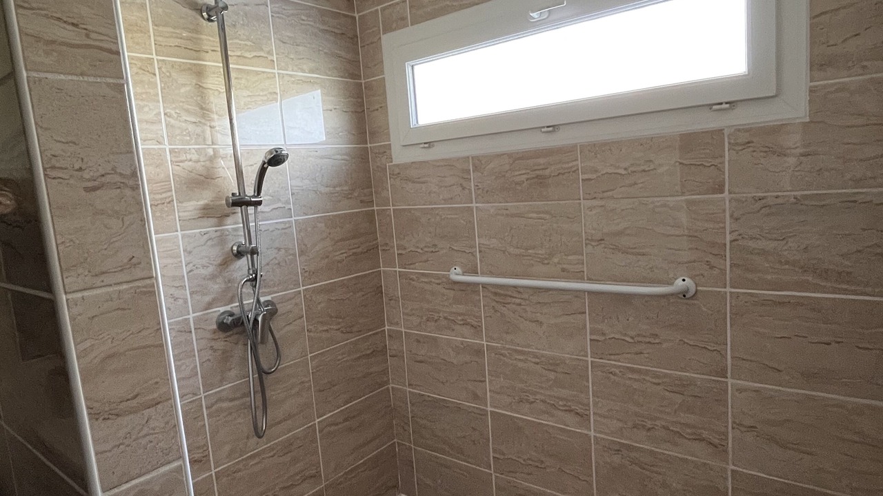 Photo of Bathroom in Cadillac-en-Fronsadais