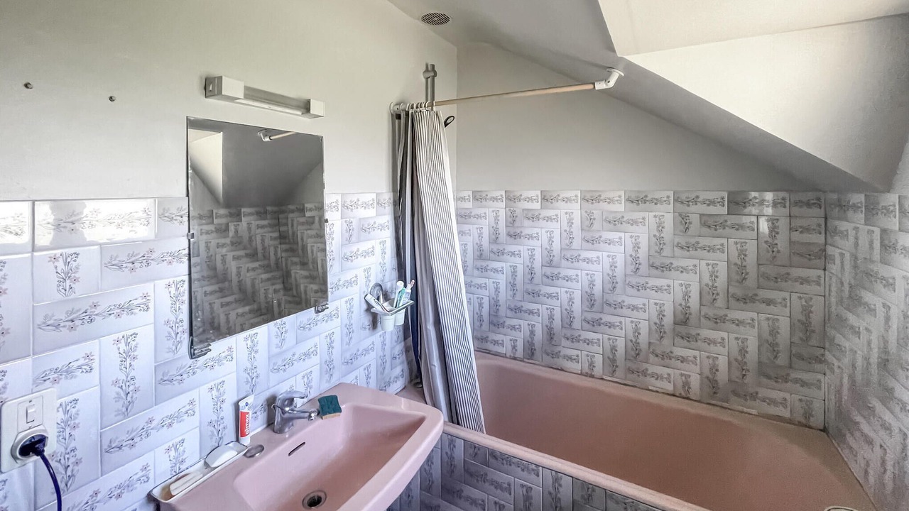 Photo of Bathroom in Miossens-Lanusse