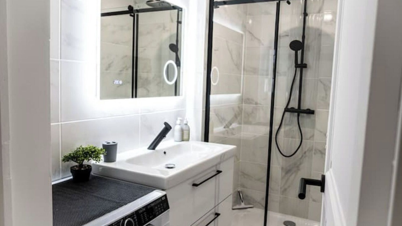 Photo of Bathroom in Centre Ville