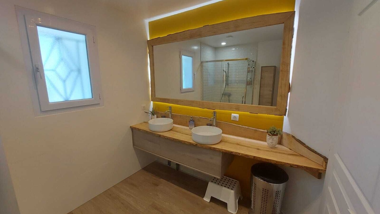 Photo of Bathroom in Vouneuil-sous-Biard