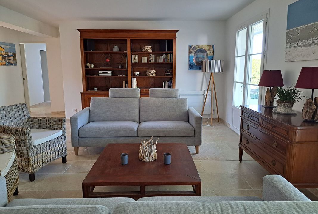 Photo of Livingroom in Cheray