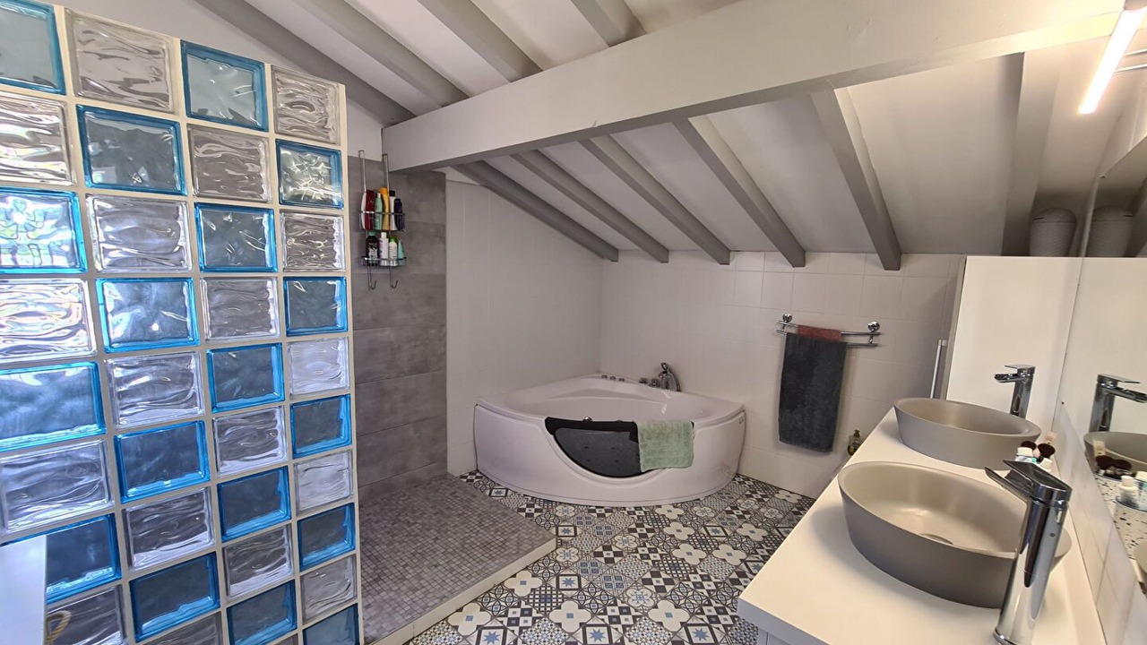 Photo of Bathroom in Kokotia