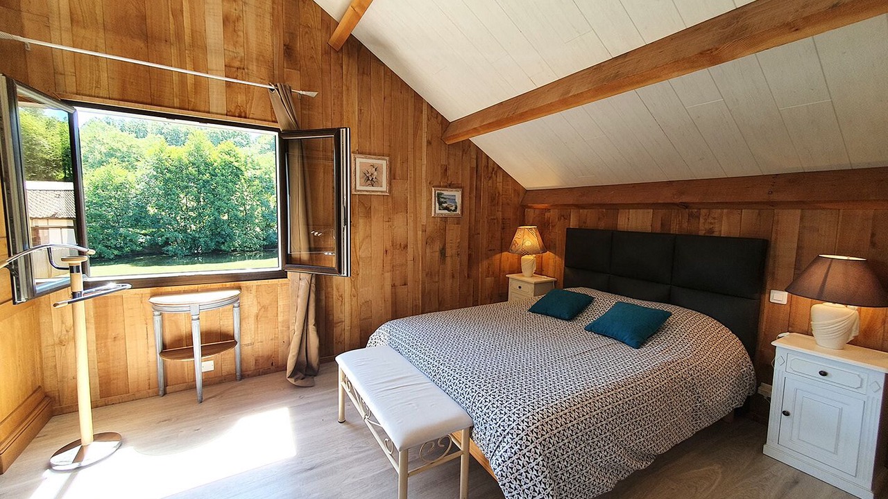Photo of Bedroom in Saint-Estephe