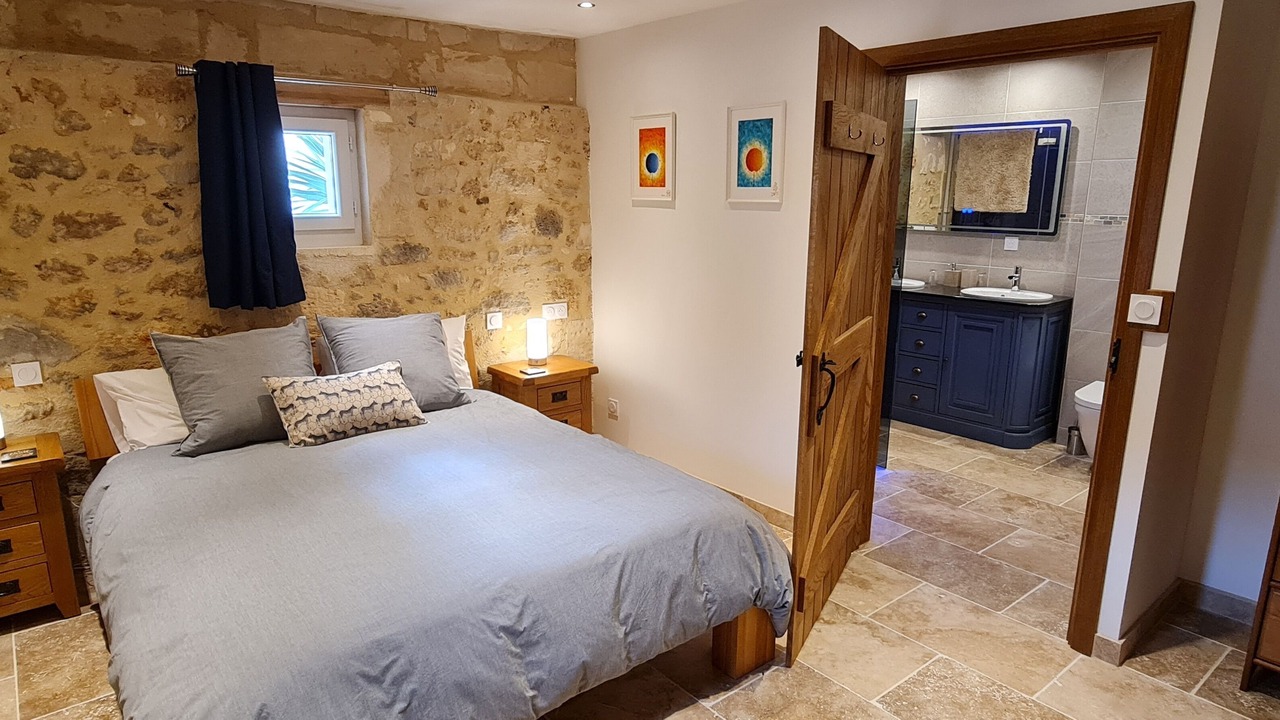 Photo of Bedroom in Villegouge