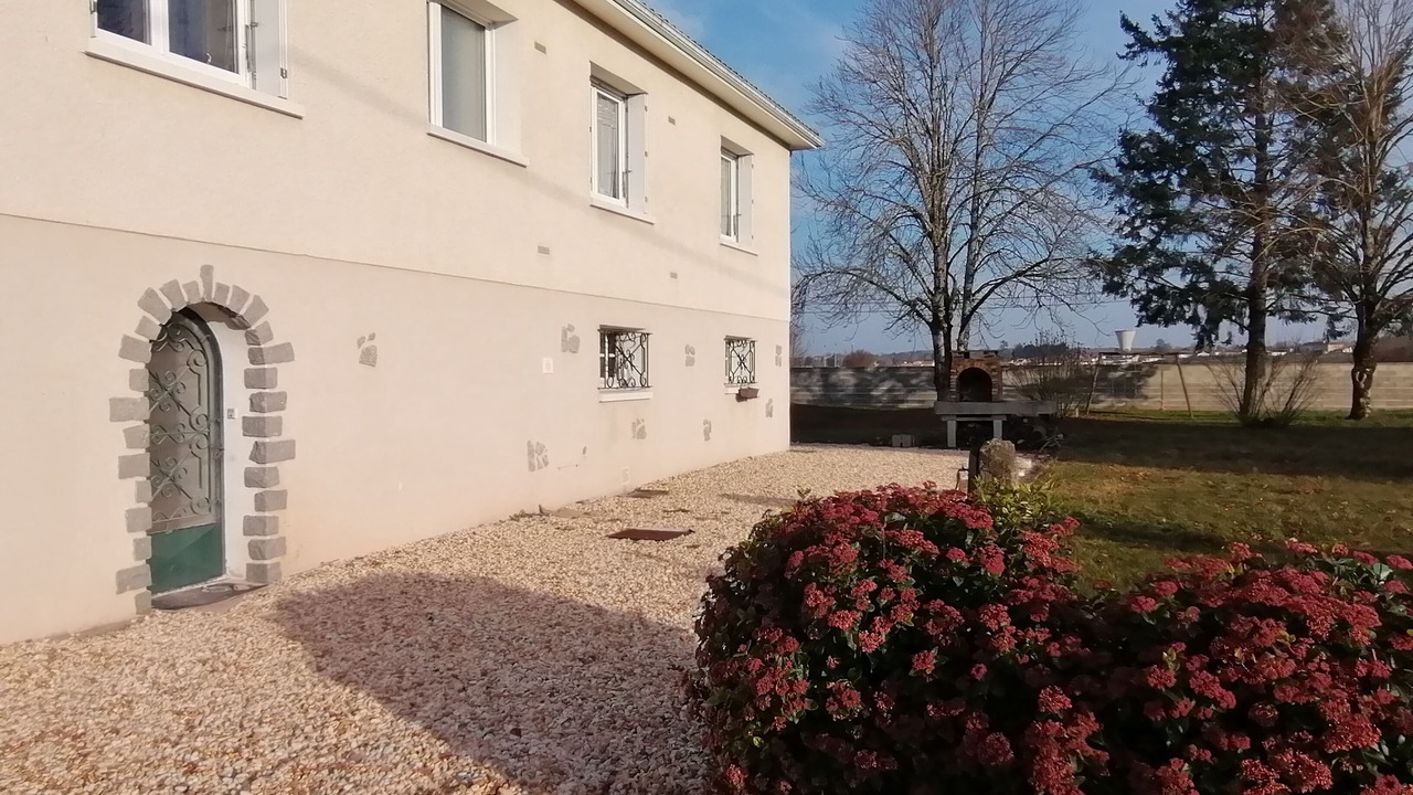 Photo of Patio Balcony in La Rochefoucauld