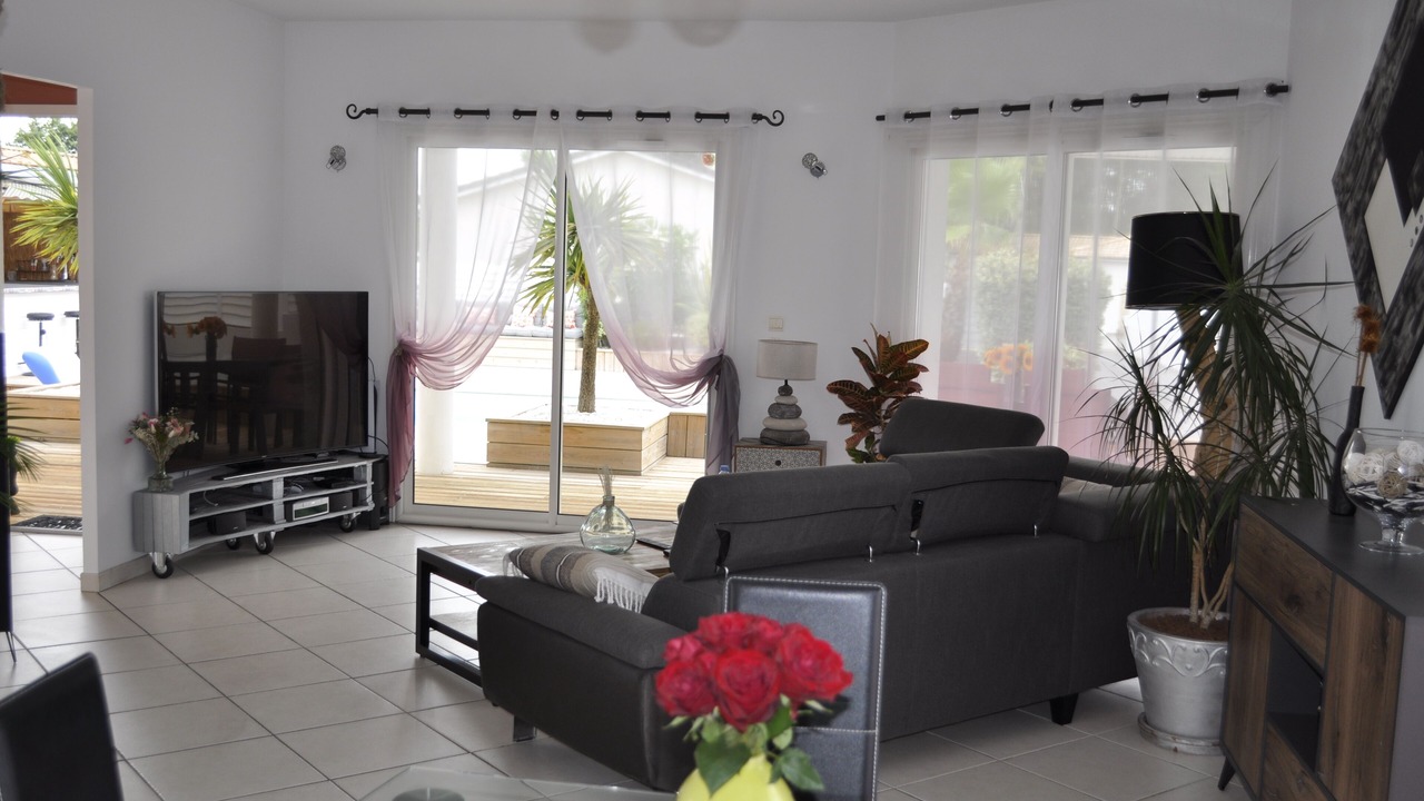 Photo of Livingroom in Saint-Medard-en-Jalles