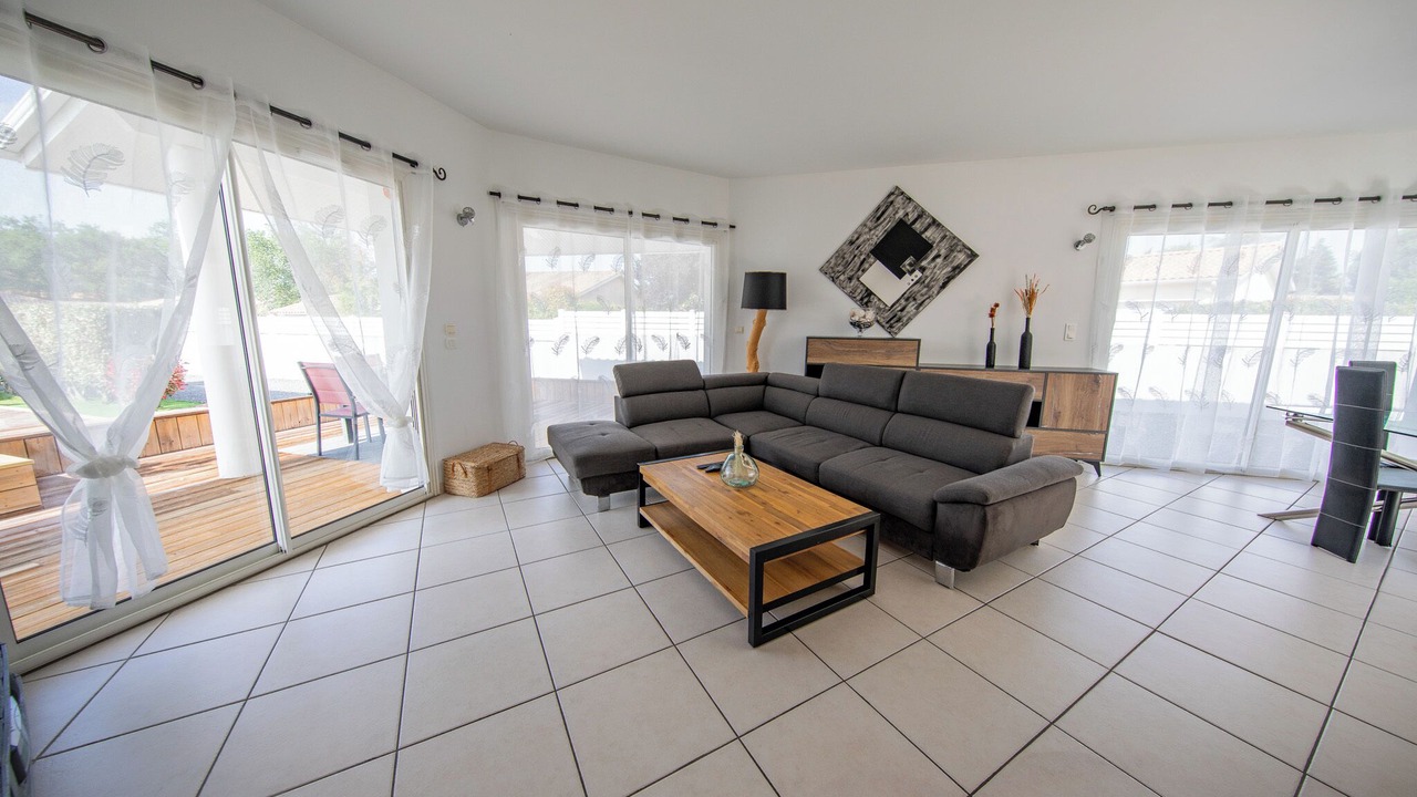 Photo of Livingroom in Saint-Medard-en-Jalles
