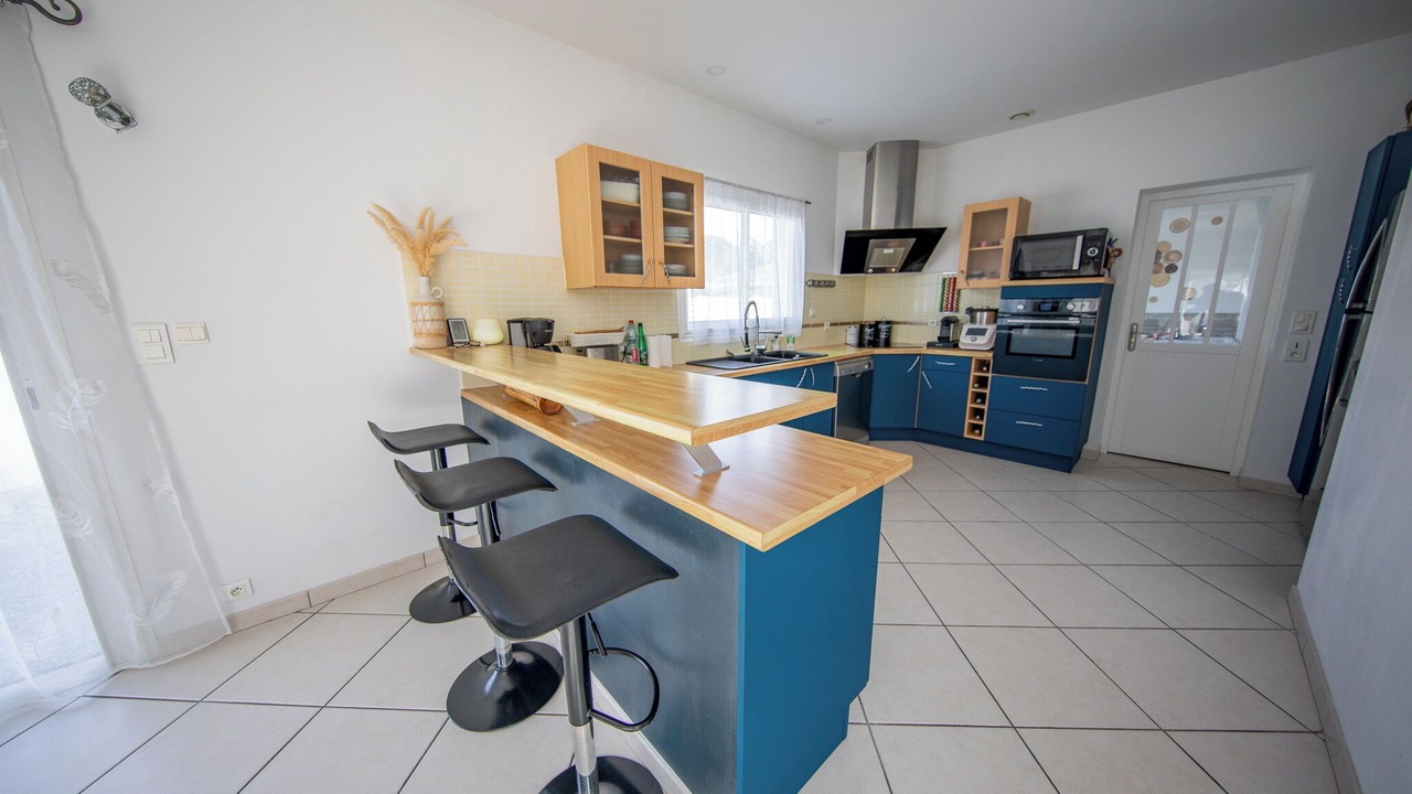 Photo of Kitchen in Saint-Medard-en-Jalles