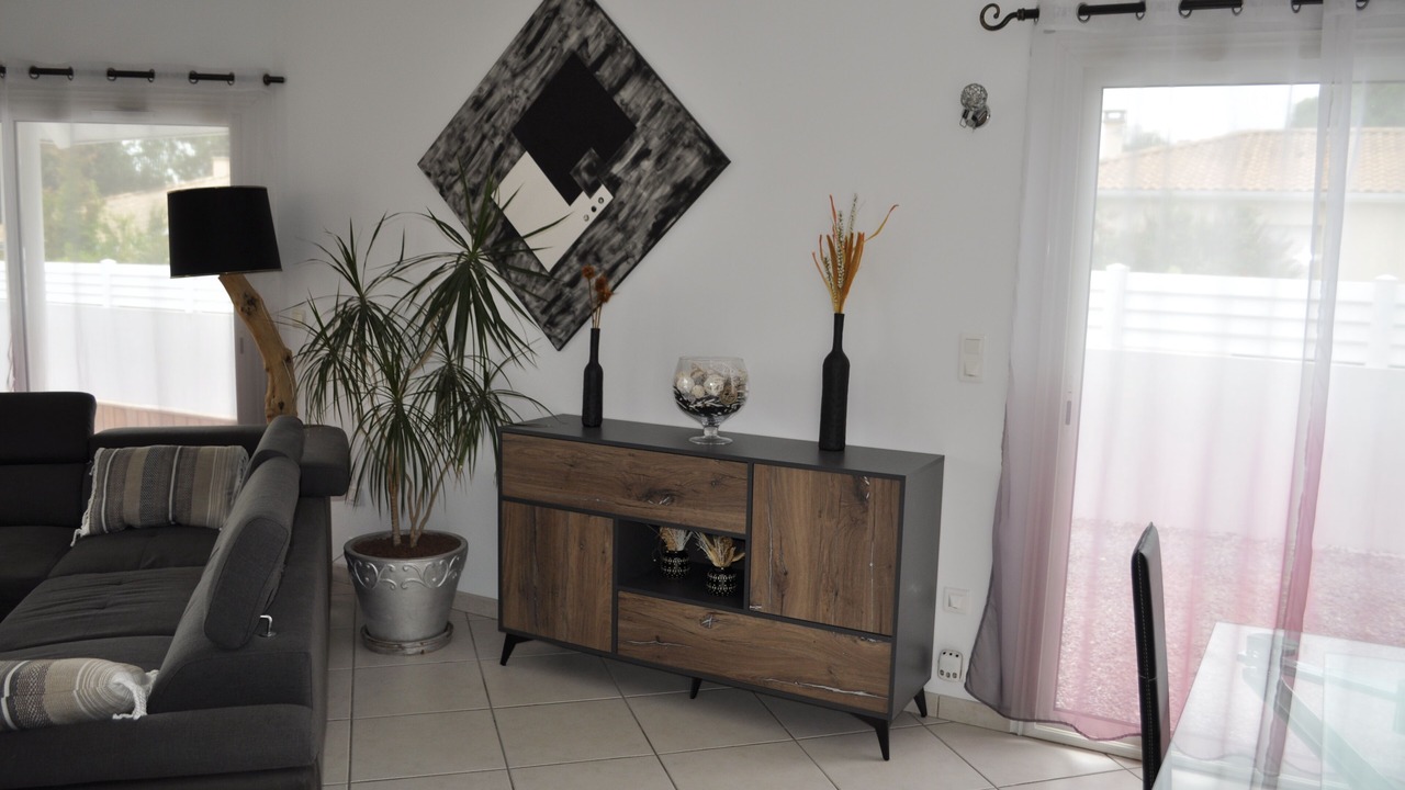 Photo of Livingroom in Saint-Medard-en-Jalles