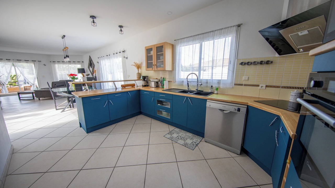 Photo of Kitchen in Saint-Medard-en-Jalles
