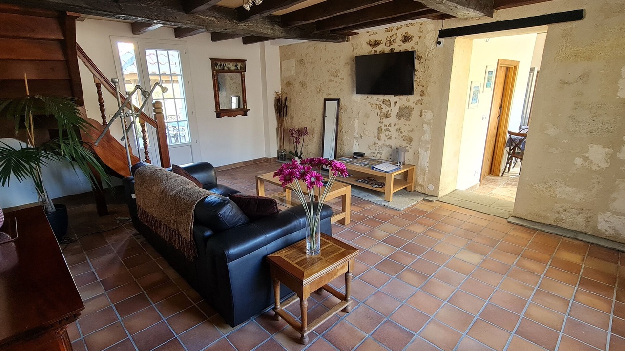 Photo of Livingroom in Villegouge