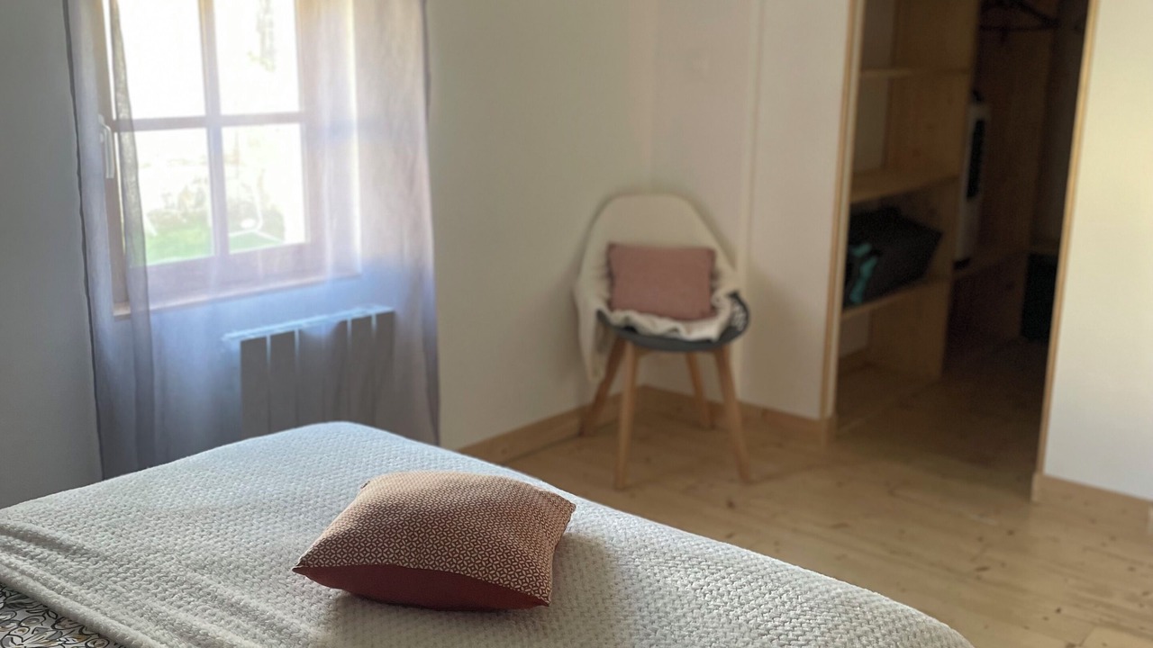 Photo of Bedroom in Saint-Meme-les-Carrieres