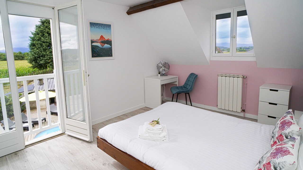 Photo of Bedroom in Benejacq
