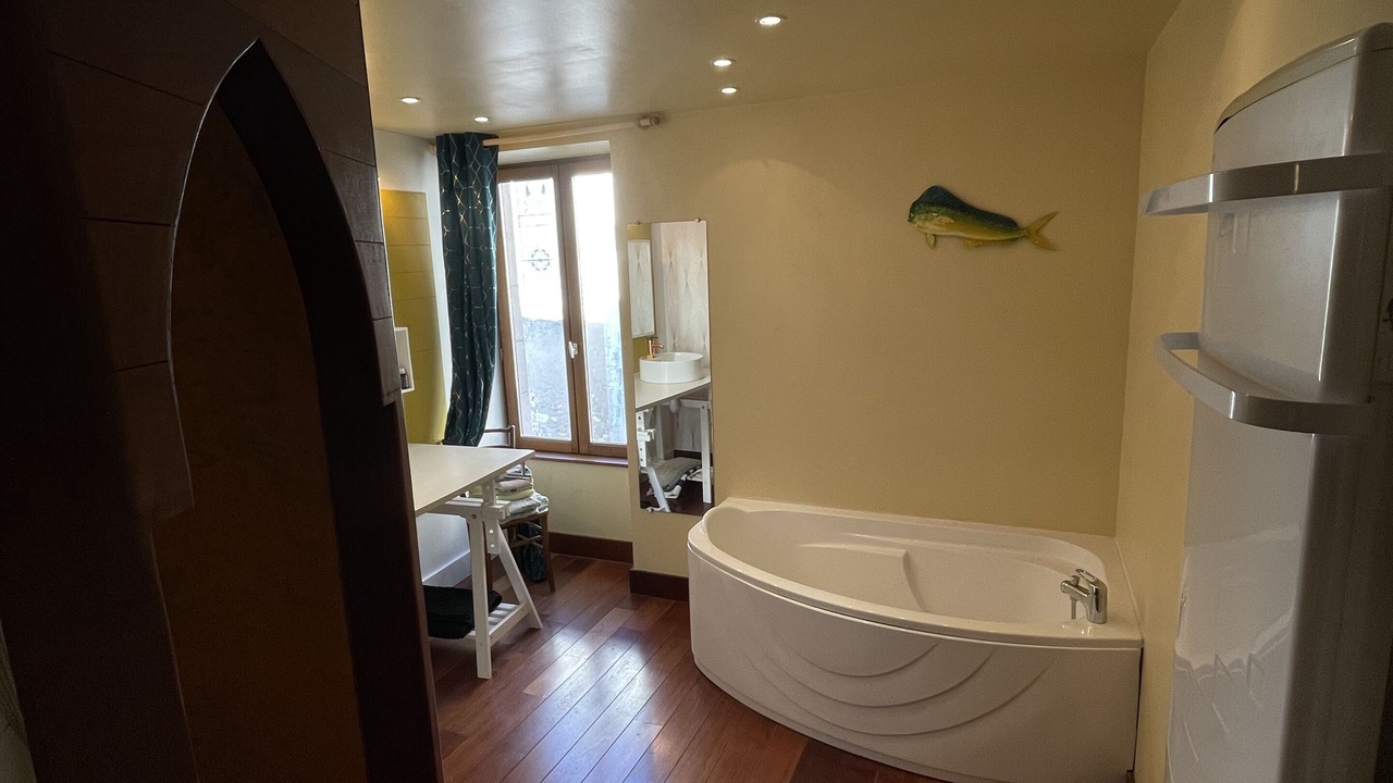 Photo of Bathroom in Bonneuil-Matours