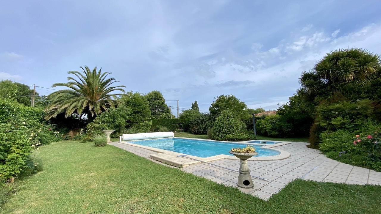 Photo of Outdoor in Orx