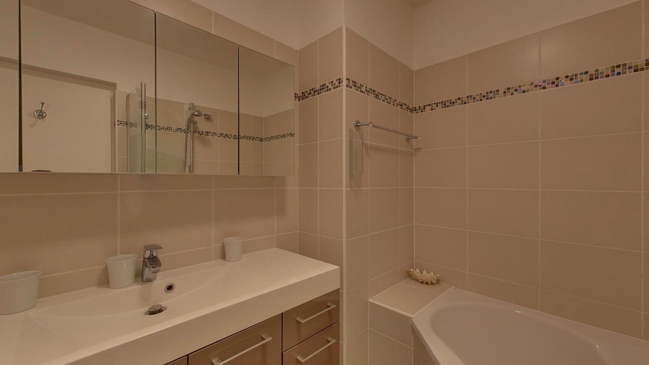 Photo of Bathroom in Port District