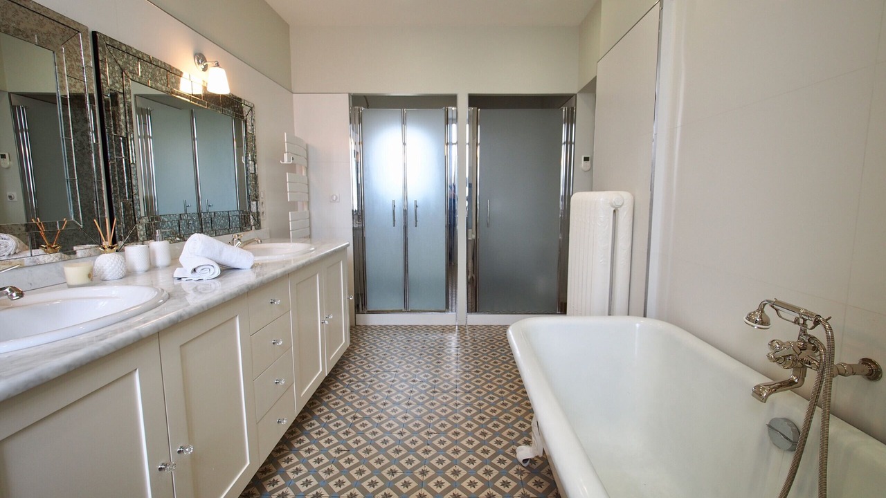Photo of Bathroom in Talence