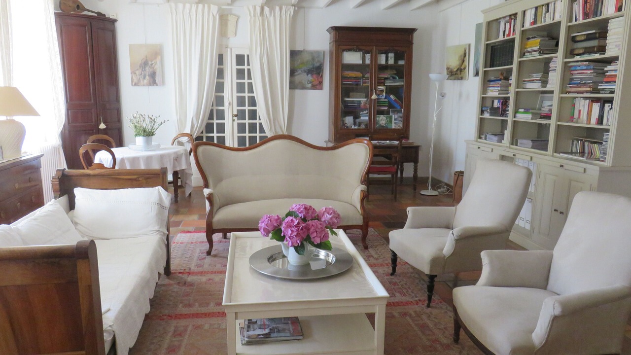 Photo of Livingroom in Sainte-Terre