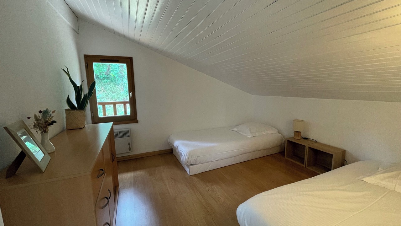 Photo of Bedroom in Messanges