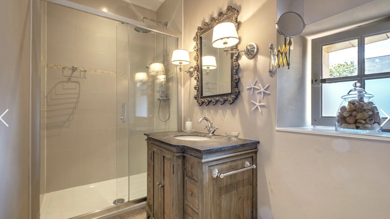 Photo of Bathroom in La Roche-Posay