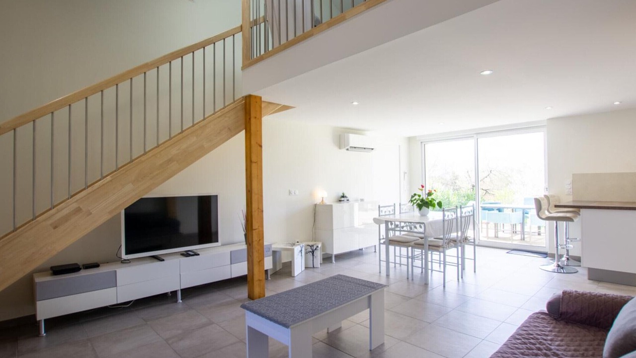 Photo of Livingroom in Saint-Martial-de-Valette