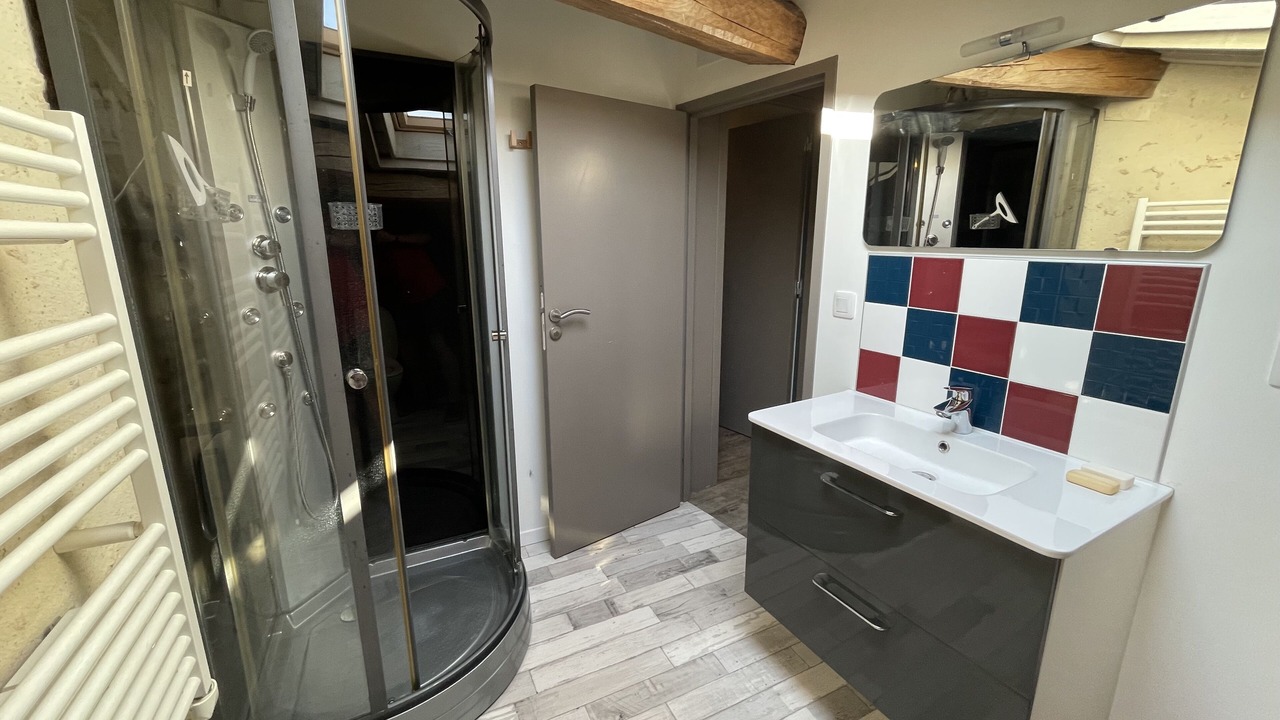 Photo of Bathroom in Saint-Laurent-de-Medoc