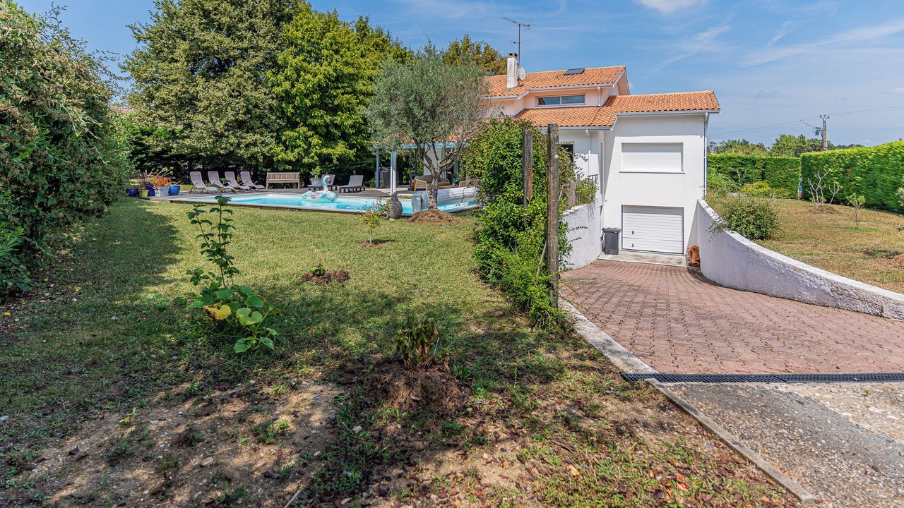 Photo of Outdoor in Pompignac