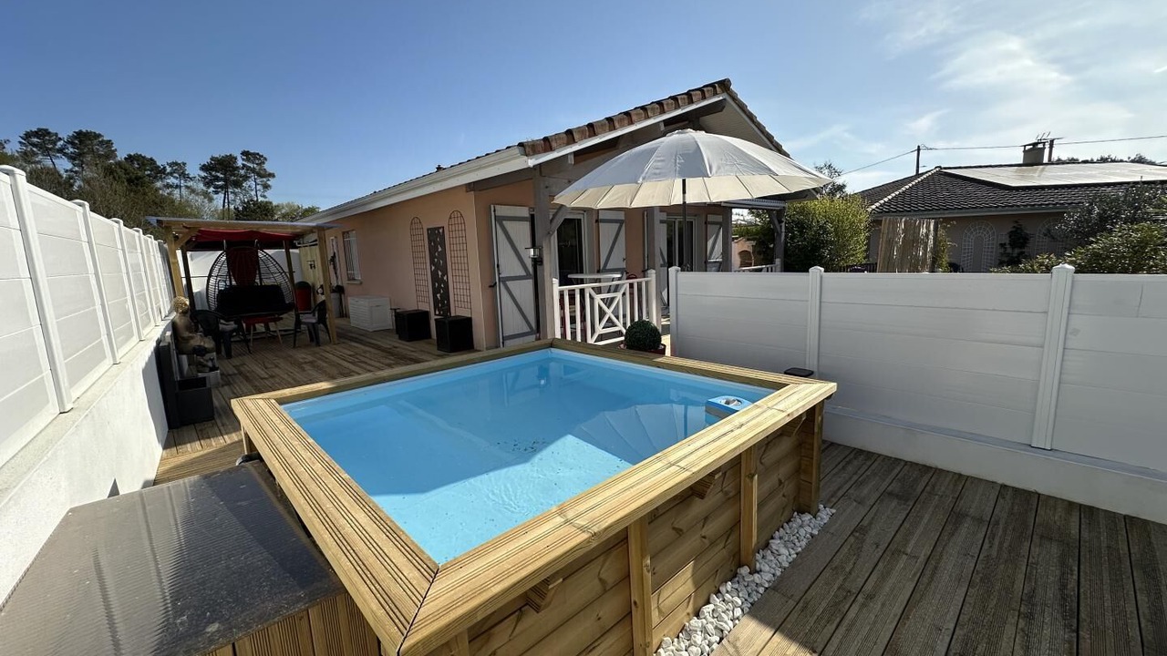 Photo of Patio Balcony in Saint-Vincent-de-Paul