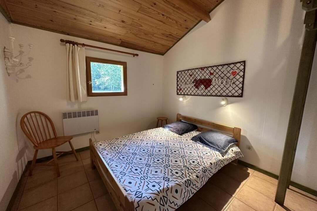 Photo of Bedroom in Argelouse