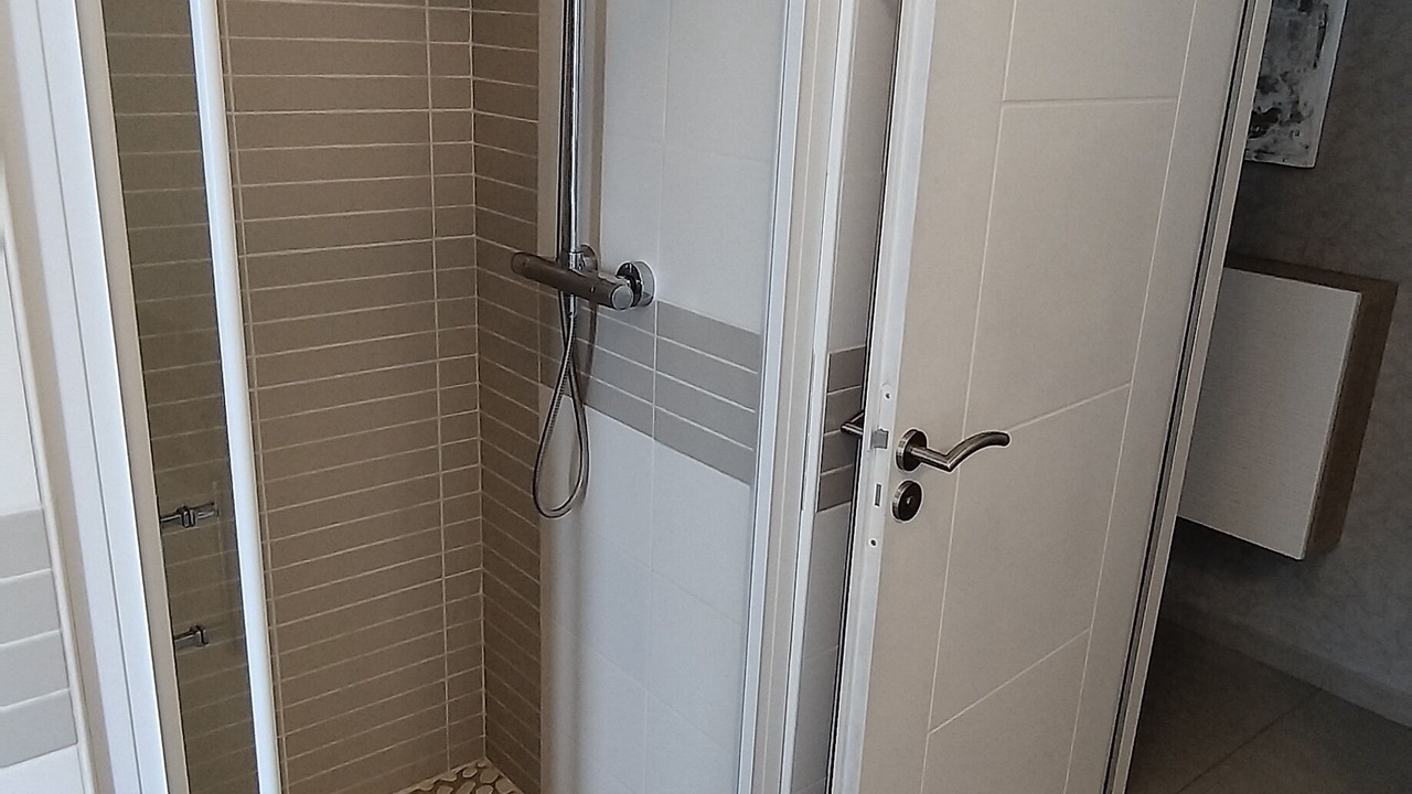 Photo of Bathroom in Artigues-pres-Bordeaux