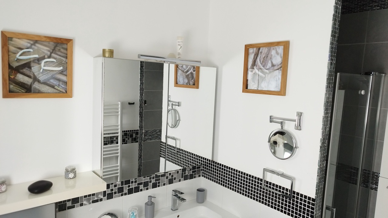 Photo of Bathroom in Artigues-pres-Bordeaux