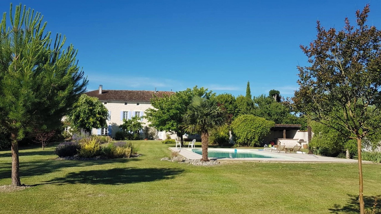 Photo of Outdoor in Saint-Palais-du-Ne