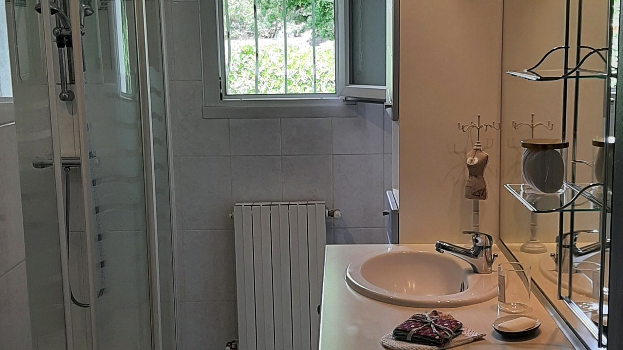 Photo of Bathroom in Linars