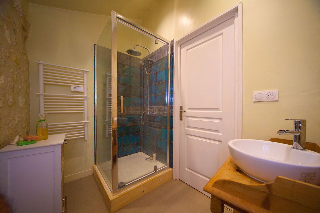 Photo of Bathroom in La Tour-Blanche-Cercles
